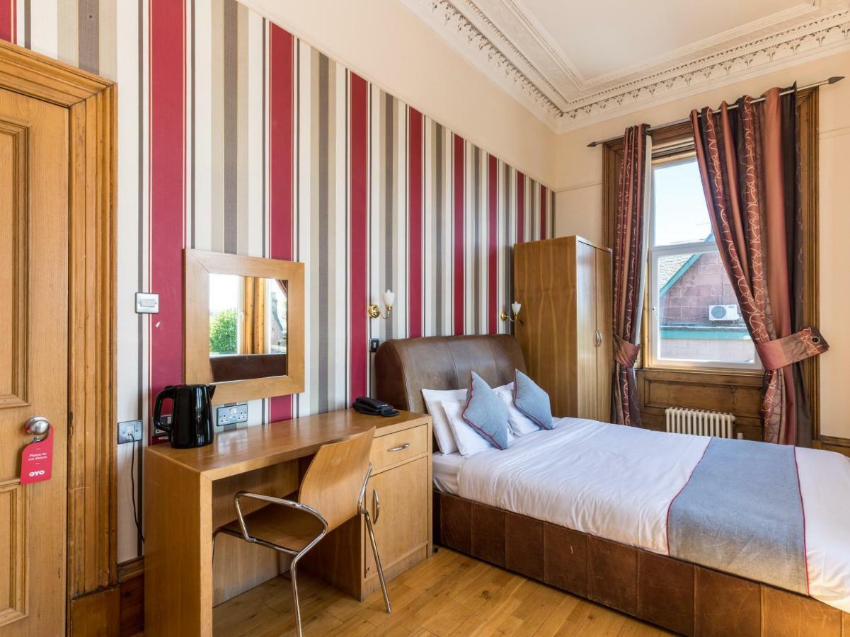 Redstone Hotel 3*